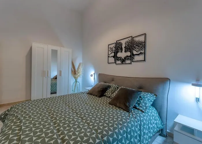 Nest 27